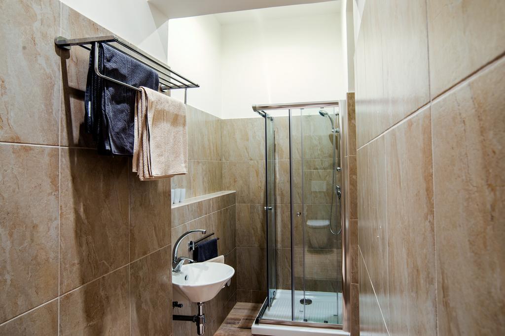 Apartment Gesse Brezinova Prag Eksteriør billede
